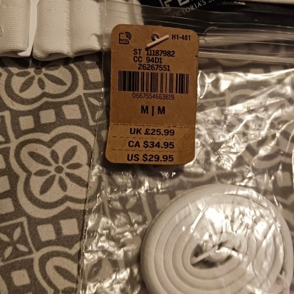 White Victoria Secret Medium Set - Picture 3 of 7